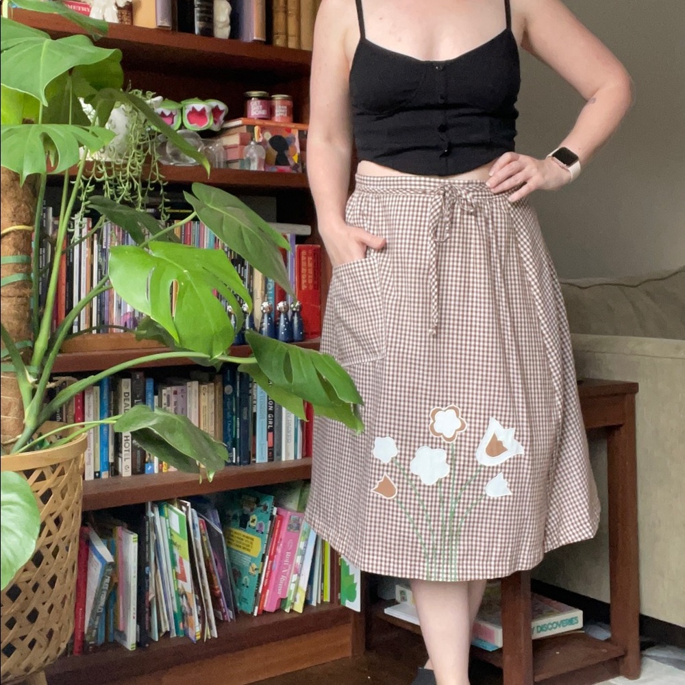 Vintage wrap skirt gingham floral appliqué